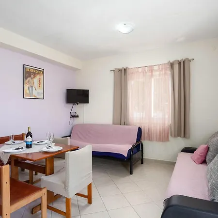 1 Bedroom Gorgeous In Kanica 公寓 希贝尼克