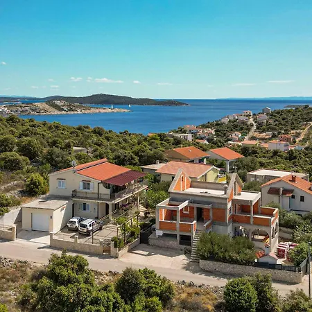 1 Bedroom Gorgeous In Kanica *